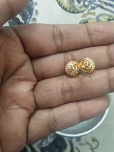 Sparkling Stud Earrings very beautiful