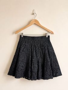 Chic Black Lace Mini Skirt