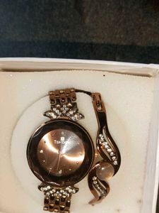 Elegant Women's Watch with Bracelet