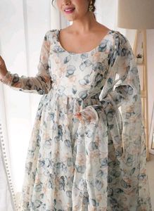 Elegant Floral Print Kurta Set