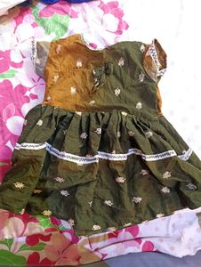 set of 10 kids clothes (2-4 years)