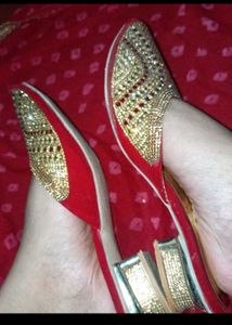 Embellished Juttis for Women✨