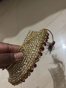 Stunning Kundan Necklace with Earrings