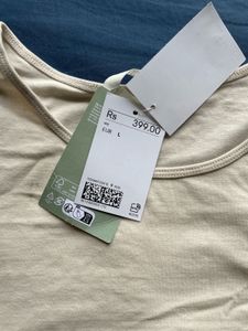 H&amp;M Organic Cotton T-Shirt – Size L