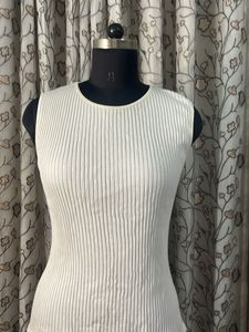 Sleeveless Ribbed Knit Top