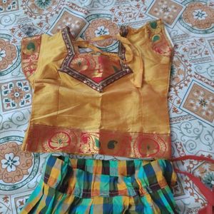Cute Yellow &amp; Plaid Skirt Set
