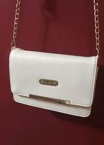 Chic Cream Crossbody Bag with Gold Chain