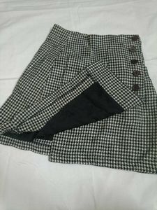Houndstooth Pattern skirt