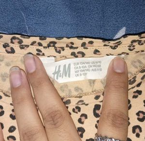 H&amp;M Fitted Leopard print Top