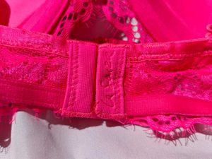 La senza Vibrant Pink Lace Bra