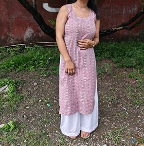 Stylish Sleeveless Kurti