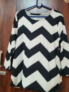 Chic Black &amp; White Chevron Top