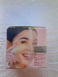 Glow &amp; Lovely Glass Bright Gel Creme