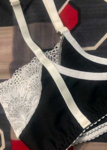 Black with White Gatter