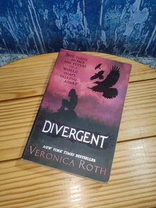 Divergent New York Times Bestseller Veronica Roth