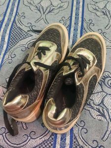 Stylish Sneakers with Metallic Accents & free deli