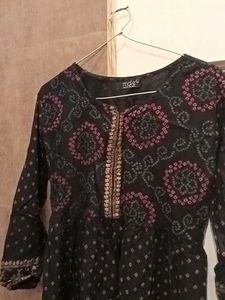 Stylish Bandhani Print Kurta with pants