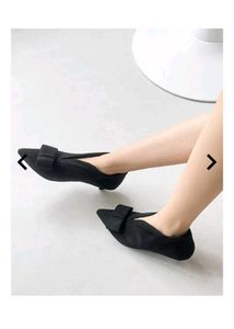 Stylish Black Kitten Heel Booties