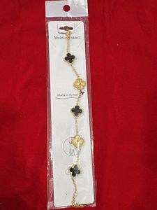 Elegant Clover Bracelet - Stainless Steel
