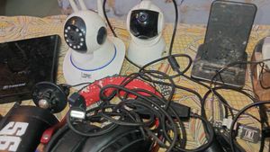 Mixed Gaming &amp; Tech Accessories Lot