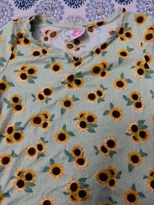Cute Sunflower Print V-Neck Top