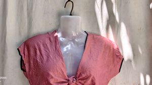 Chic Pink Tie-Front Crop Top