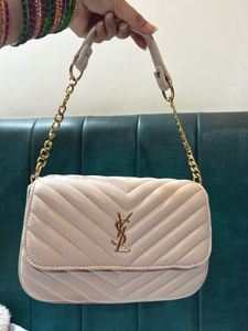 Chic White Quilted Handbag