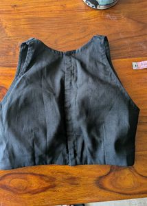 Elegant Black Sleeveless Blouse