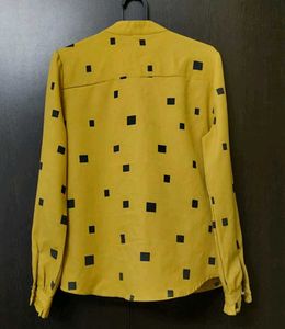🎀⚜️Geometric Print Tie-Neck Ruffled Blouse⚜️🎀