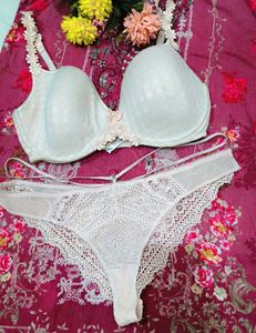Marie Jo Avero Padded Convertible Bra with brief �
