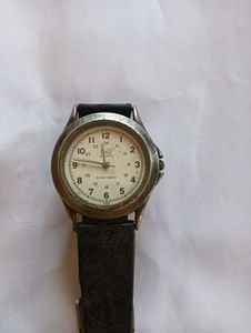 Classic Analog Watch Q&amp;Q