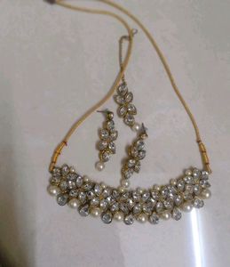 Elegant Kundan Necklace Set