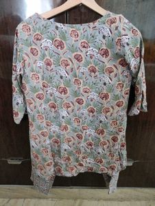 Chic Floral Print Kurta and Pant Set for Women
