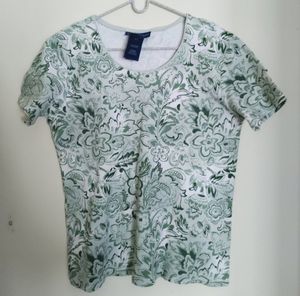 Karen Scott Green Floral top