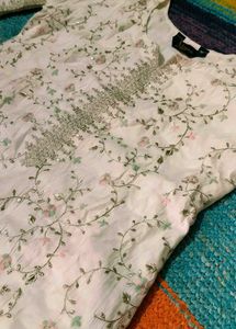 Embroidery Kurta Set.🤍🩷