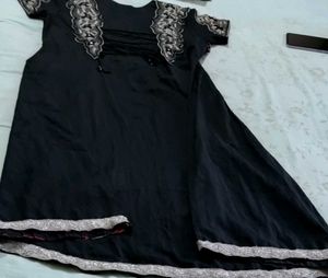 Elegant Black Embroidered Kurta