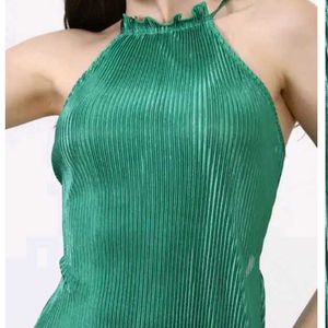 S size Green Halter Neck Pleated Dress