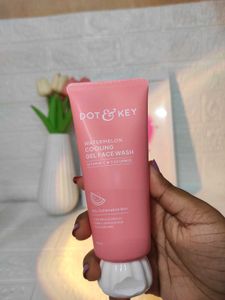 Dot & Key Watermelon Cooling Gel Face Wash