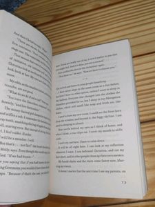 Divergent New York Times Bestseller Veronica Roth