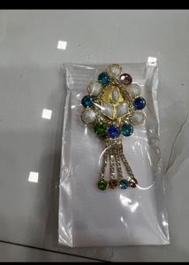 Gold &amp; Pearl Maang Tikka With Saree Pin