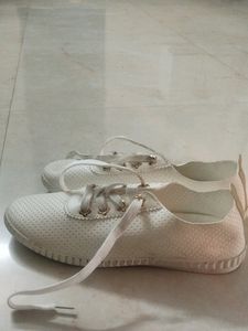 White Comfortable Casual Shoes UK 7