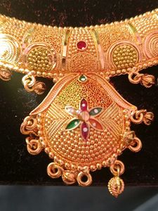 Elegant Gold Necklace and Earrings Set