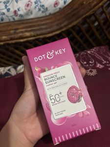 Dot & Key Dragon Fruit Bounce Sunscreen SPF 50+