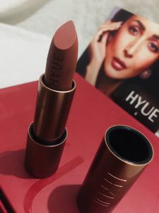 HYUE 😍 Malaika Arora Lip Kit