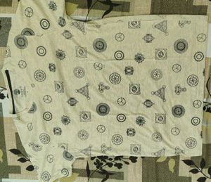 Tab91- Stylish Large Print T-shirt
