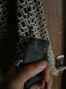 H&amp;M Retro Geometric Print Button-Up Blouse