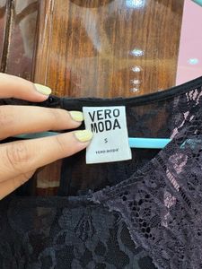 Chic Black Lace Dress
