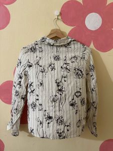 Chic Floral Print Button-Up Shirt
