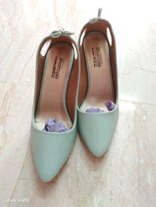 ❗️❗️PRICE DROPPED ❗️❗️SHOETOPIA WOMEN HEEL PUMP☘️