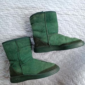 Auth Ugg fur top forest green suede boots
